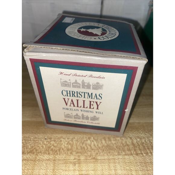 Christmas Valley Porcelain Wishing Well Hand Painted 3” X 3” Boxed - Picture 8 of 8